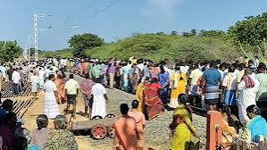 இலங்கை சிறையிலுள்ள மீனவர்களை விடுவிக்கக்கோரி ரயில் மறியல்!