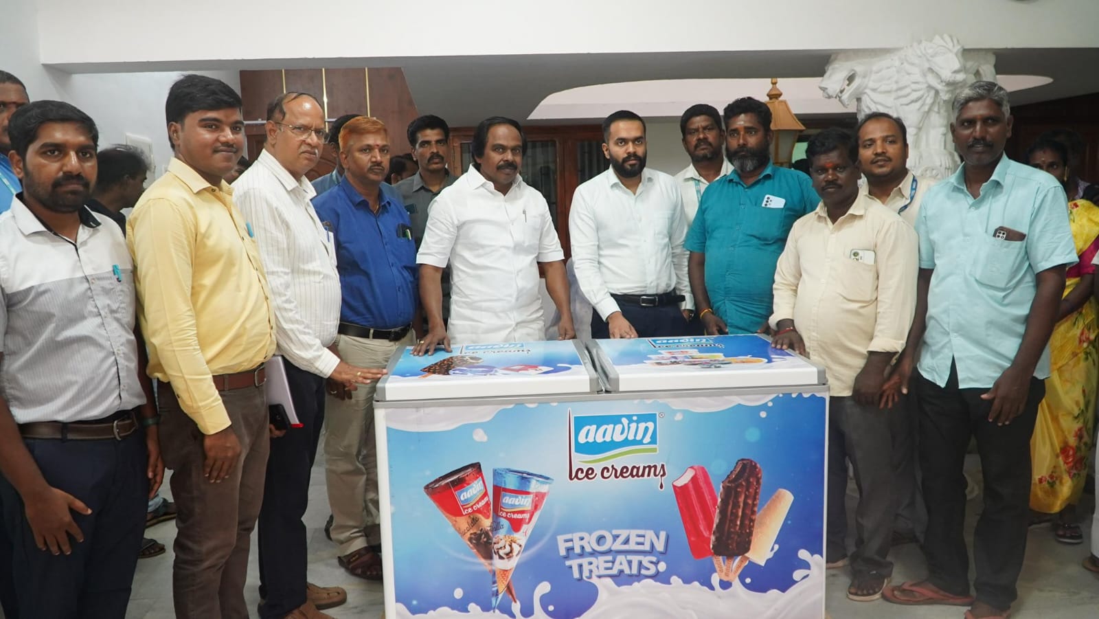 கூட்டுறவு சங்கங்களுக்கு ஐஸ்கிரீம் விற்பனையை ஊக்குவிக்கும் விதமாக ஆவின் ஆள் உறை பெட்டகங்கல்