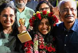 உலகக்கோப்பை வென்ற திவ்யா தேஷ்முக்கு உற்சாக வரவேற்பு