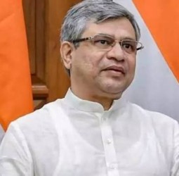 2 ஆயிரம் கி.மீ. ரெயில் பாதை ‘கவச்’ அமைப்பின் கீழ் கொண்டு வரப்பட்டுள்ளது - மத்திய மந்திரி தகவல்