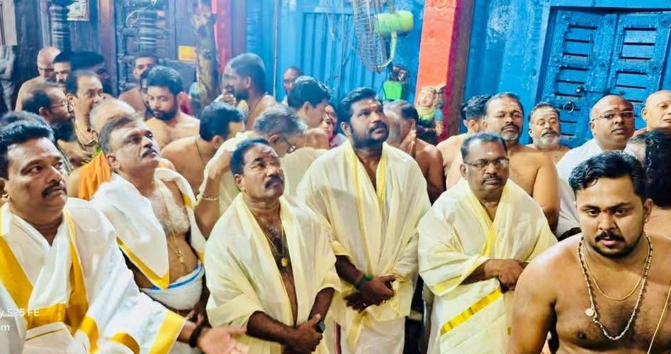 சுசீந்திரம் தாணுமாலயன் கோவிலில் நேற்றுநடந்த அனுமன் ஜெயந்தி விழா