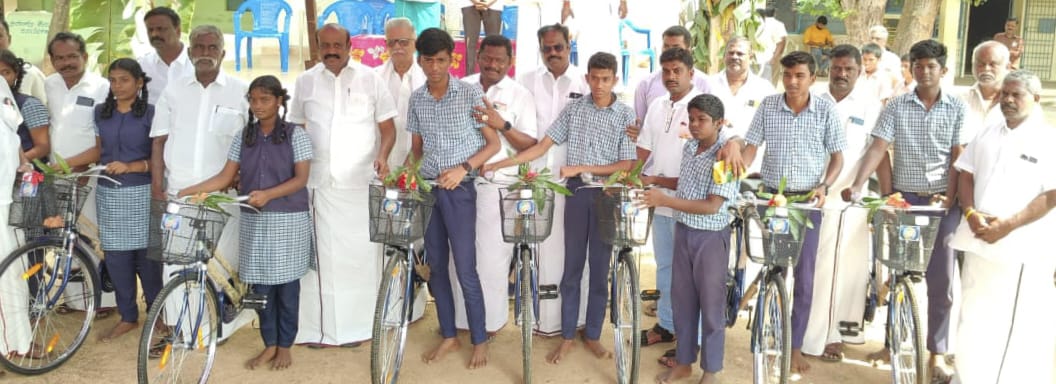 பல்லி அரசு மேல்நிலைப் பள்ளியில் விலையில்லா மிதிவண்டிகள் வழங்கும் விழா: