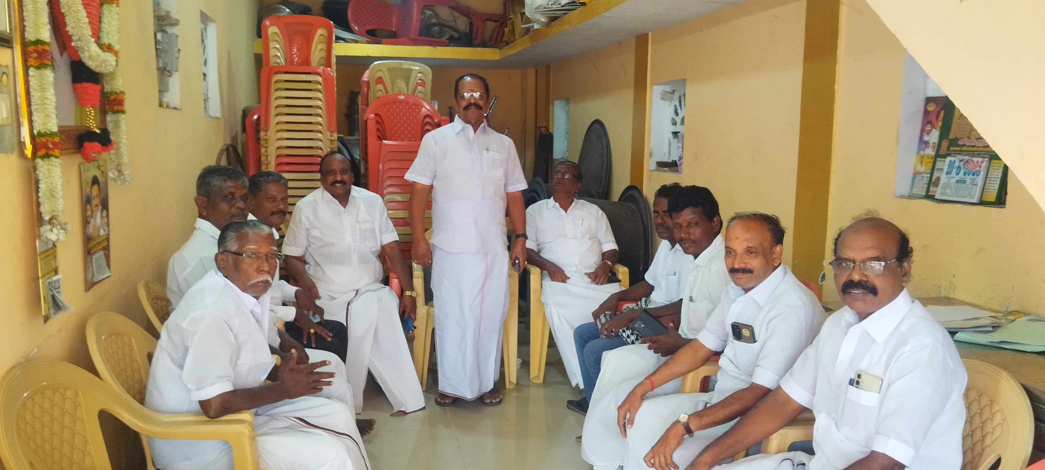 வலங்கைமானில் திமுக, சிபிஐ, சிபிஎம், விடுதலை சிறுத்தைகள், சிபிஐ ( எம் எல்) அரசியல் கட்சிகளின் நிர்வாகிகள் ஆலோசனை கூட்டம்