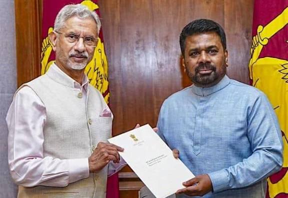 டிட்வா புயலால் பாதிக்கப்பட்ட இலங்கைக்கு ரூ. 4 ஆயிரம் கோடி நிதியுதவி வழங்கும் இந்தியா