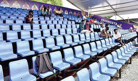 ஜூனியர் உலக கோப்பை ஹாக்கி: மதுரையில் பார்வையாளர்கள் வராமல் வெறிச்சோடிய அரங்குகள்!