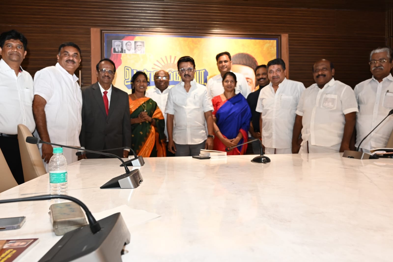 2026 சட்டமன்றத் தேர்தல் அறிக்கை தயாரிக்கும் குழுவினர்