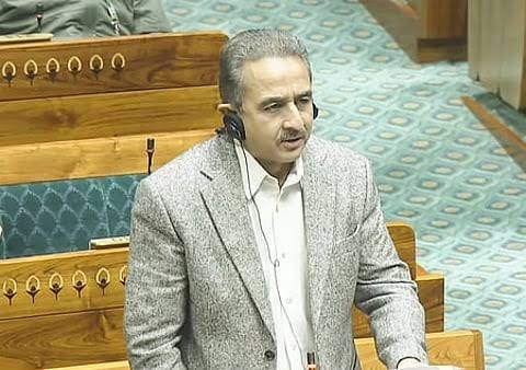 5 ஆண்டுகளில் குடியுரிமையைத் துறந்த 9 லட்சம் இந்தியர்கள்! வெளியுறவு அமைச்சகம் தகவல்!