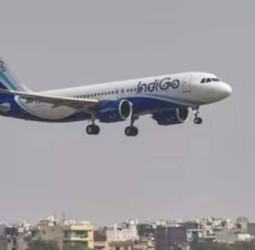 லண்டனில் இருந்து ஐதராபாத் புறப்பட்ட விமானத்திற்கு வெடிகுண்டு மிரட்டல்; அவசர அவசரமாக தரையிறக்கம்