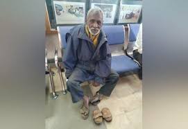 ஒரு லிட்டர் மண்ணெண்ணைக்காக மாற்றுத்திறனாளி அலைக்கழிப்பு