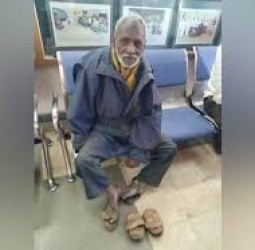 ஒரு லிட்டர் மண்ணெண்ணைக்காக மாற்றுத்திறனாளி அலைக்கழிப்பு