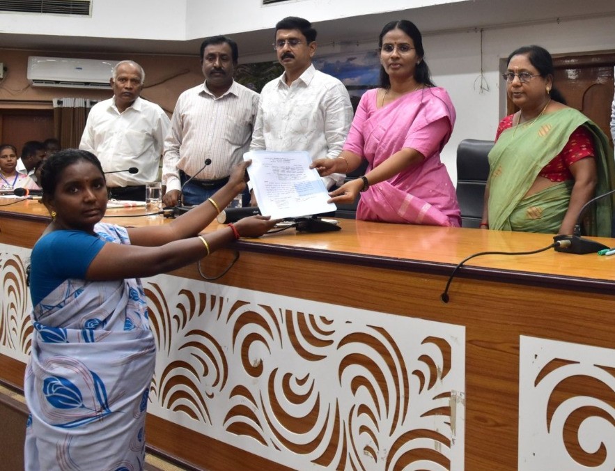 நாமக்கல்லில் பயனாளிகளுக்கு நலத்திட்ட உதவி