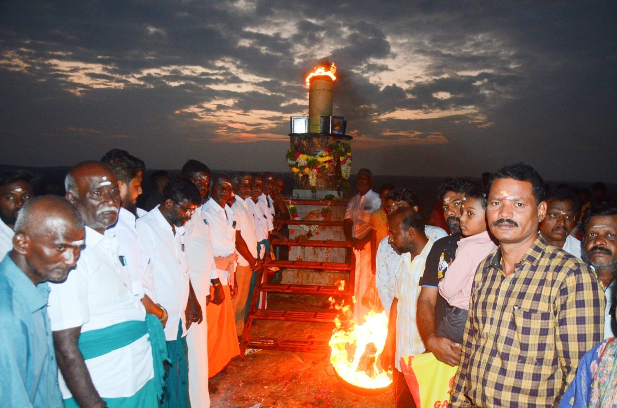 சிவகங்கை மாவட்டம் பிரான்மலை, திருமலையில் கார்த்திகை மகாதீபம்
