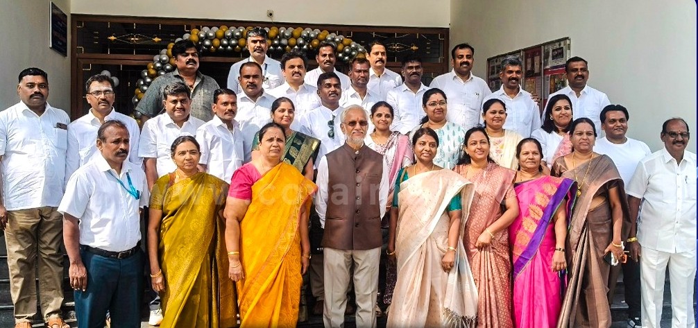 1997-2000 பேட்ச் மாணவர்கள் 25 ஆண்டுகளுக்கு பிறகு சந்தித்து மகிழ்ச்சி