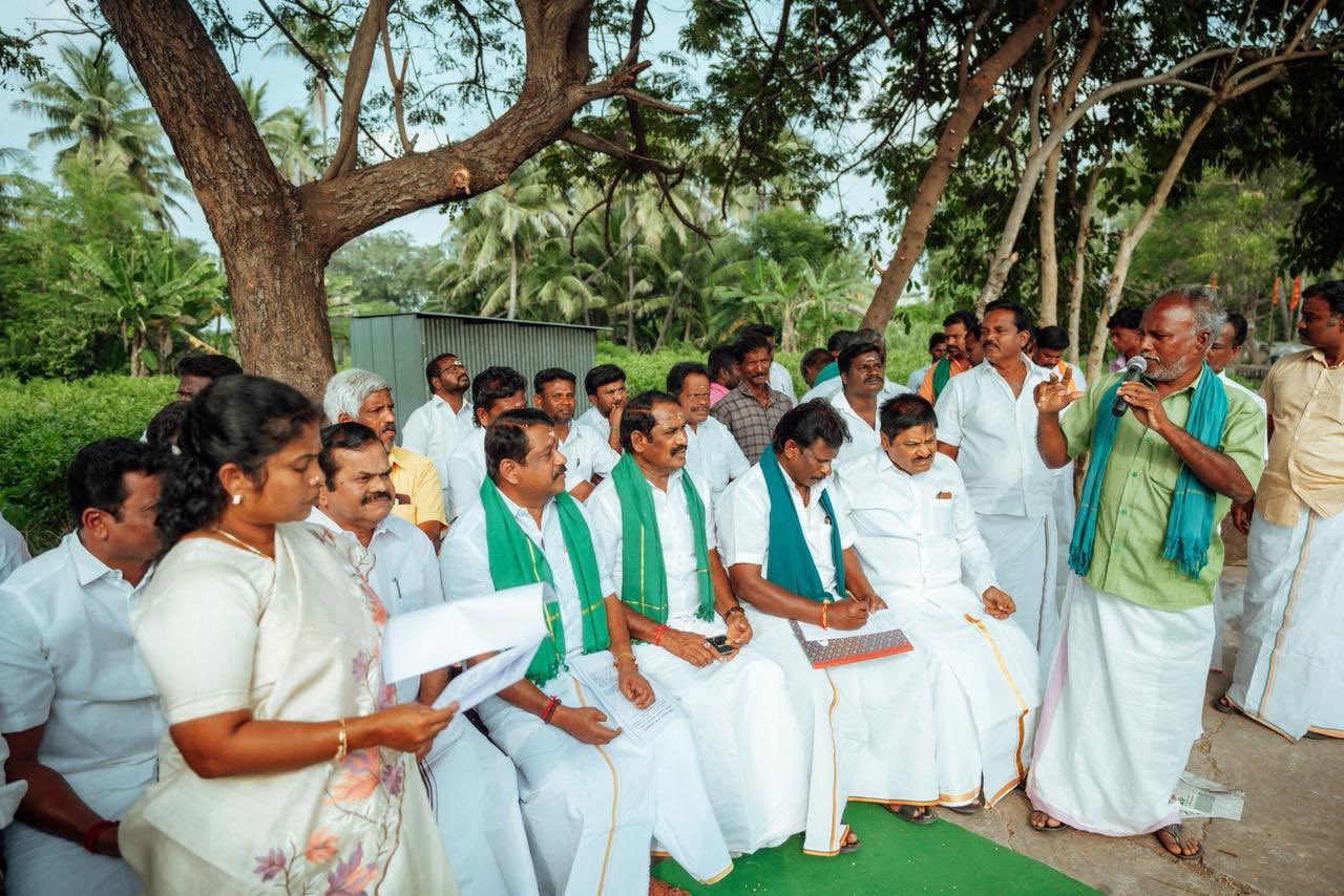 குறை கேட்கும் நிகழ்வில் பாஜக மாநிலத்தலைவர் நயினார்