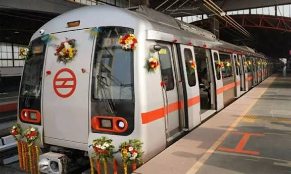 23 ஆண்டுகளை கடந்தும்... தொடர்ந்து ஓடி கொண்டிருக்கும் டெல்லி மெட்ரோவின் முதல் ரெயில்