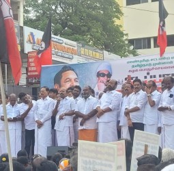 முன்னாள் அமைச்சர் உதயகுமார் தலைமையில் நேற்று அதிமுகவினர் ஆர்ப்பாட்டம்