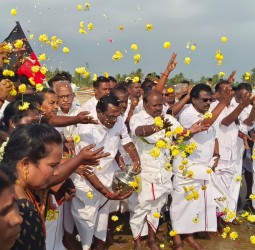 நாகை கடற்கரையில் நேற்று சுனாமி 21ம் ஆண்டு நினைவு தின நிகழ்ச்சி