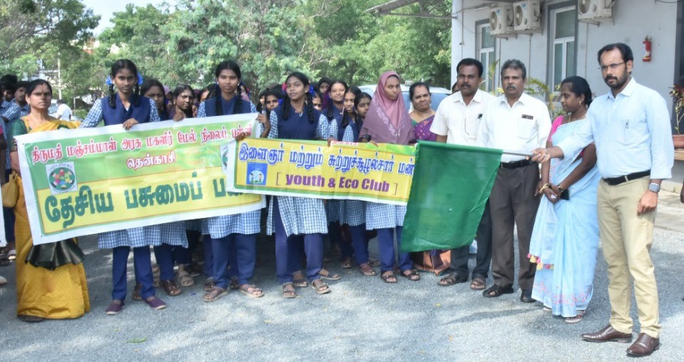 தென்காசியில் பொதுமக்களிடையே ”தூய்மையே சேவை 2025” விழிப்புணர்வு