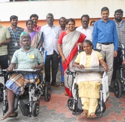 தூத்துக்குடியில் கலெக்டர் இளம்பகவத் முன்னிலையில் 161 பயனாளிகளுக்கு நலத்திட்ட உதவி