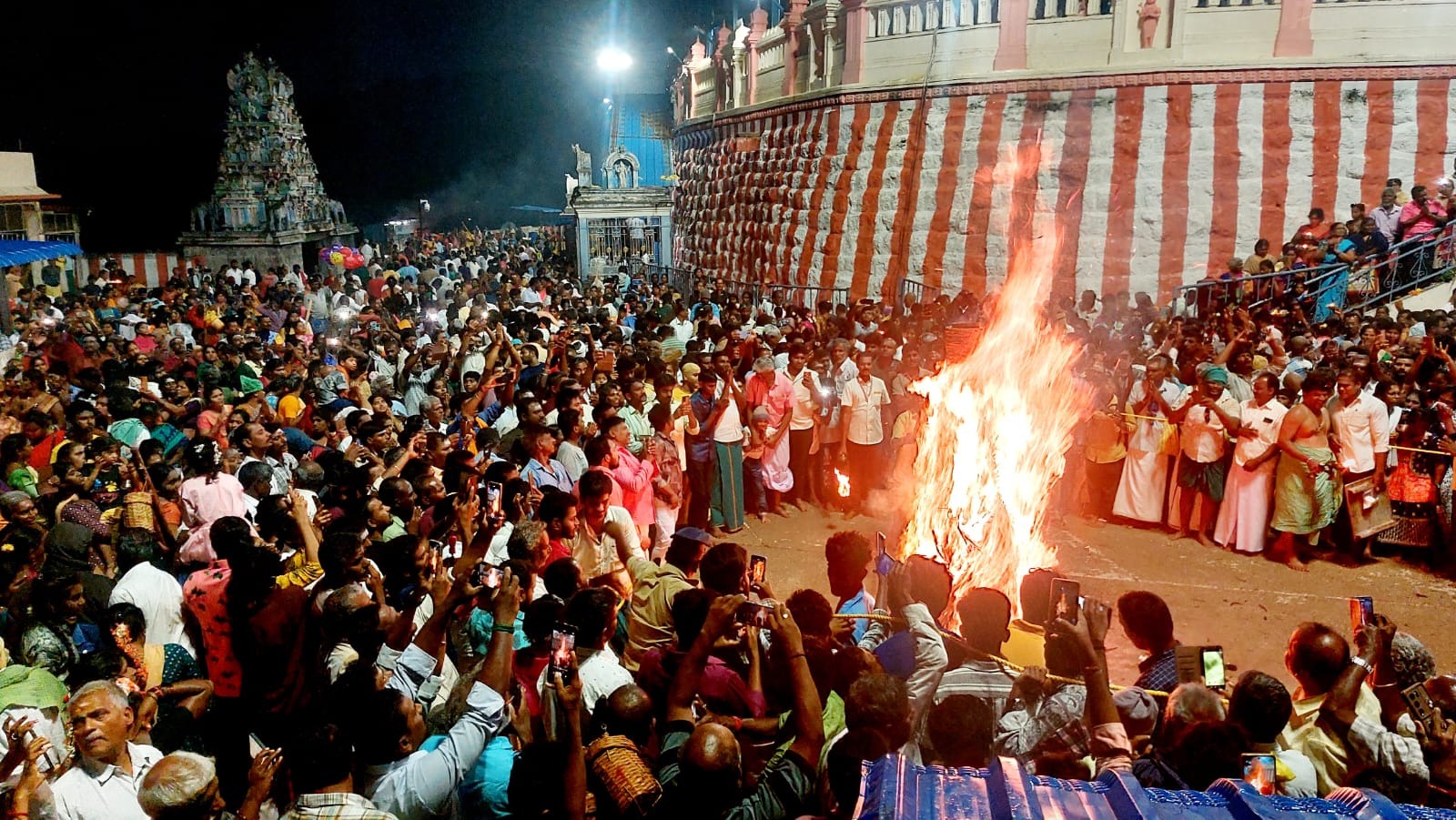 திருத்தணி சுப்பிரமணிய சுவாமி கோயிலில் கார்த்திகை தீபத் திருவிழா