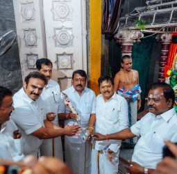 திருத்தணியில் முருகப்பெருமானை பாஜக மாநிலத் தலைவர் நயினார் நாகேந்திரன் தரிசித்தார்