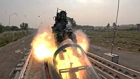 போர் விமான பைலட் இருக்கையை வெளியேற்றும் சோதனை வெற்றி!