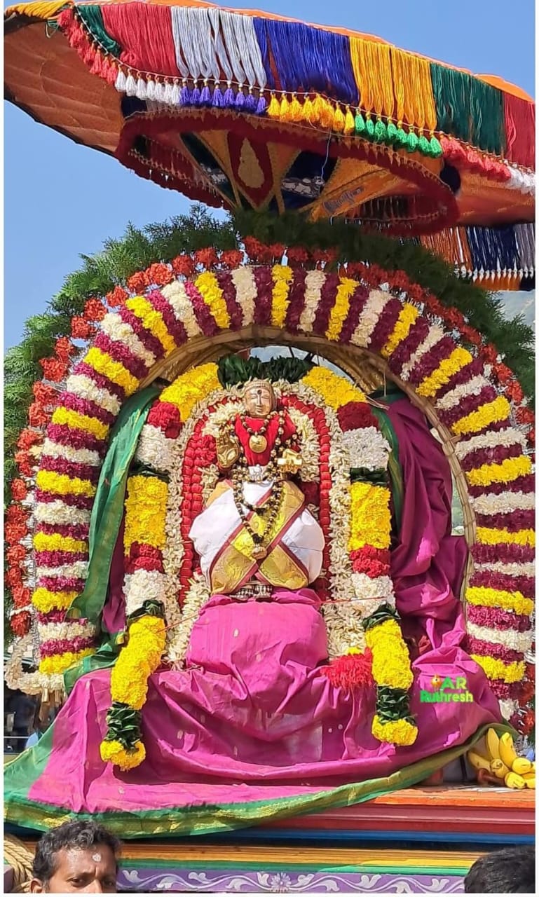 மாணிக்கவாசகர் சிறப்பு அலங்காரத்தில்........