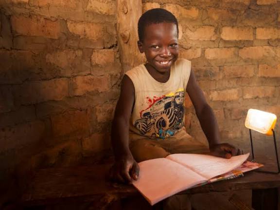 வறுமை எனும் அணையா விளக்கு