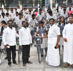 தமிழக அரசின் விலையில்லா மிதிவண்டி