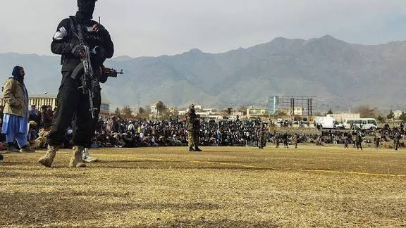 80 ஆயிரம் பேர் முன்னிலையில் 13 வயது சிறுவன் நிகழ்த்திய பழிக்குப் பழி கொலை: ஆப்கனில் கொடூரம்