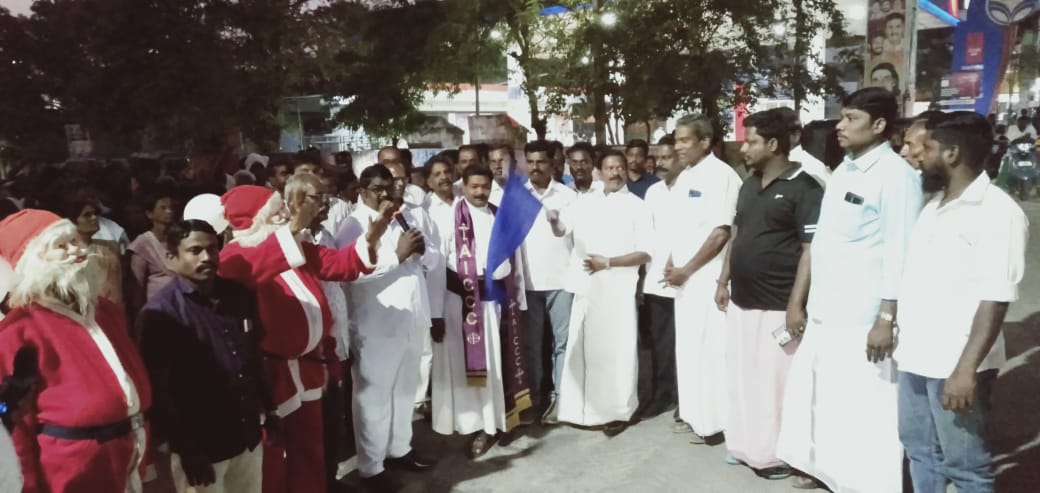 சீர்காழியில் அன்பின் வார்த்தைகள் திருச்சபை சார்பில் கிறிஸ்துமஸ் ஊர்வலம் மற்றும் பெருவிழா