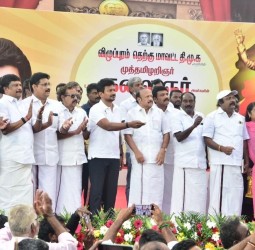 சிந்தாமணியில் முன்னாள் முதல்வர் கருணாநிதி திருவுருவச்சிலை