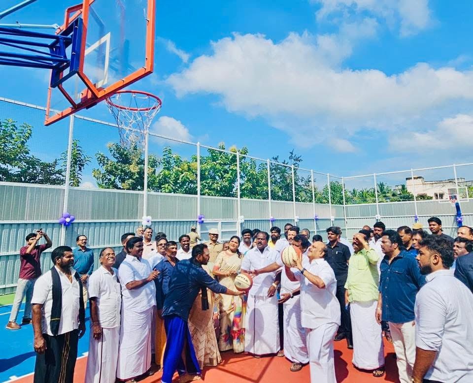 புனித சாய் சர்வதேச பள்ளியில் கூடைப்பந்து அரங்கத்தை அமைச்சர் தா.மோ.அன்பரசன் திறந்து வைத்தார்
