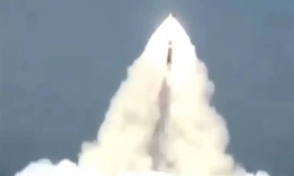 3,500 கிலோ மீட்டர் இலக்குகளை தாக்கும்.. நீர்மூழ்கி கப்பல் ஏவுகணை சோதனை வெற்றி