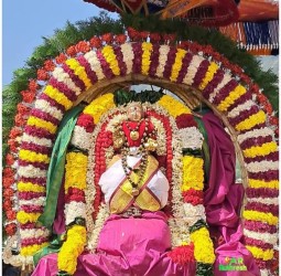 மாணிக்கவாசகர் சிறப்பு அலங்காரத்தில்.......