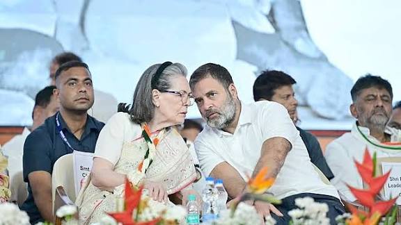 ராகுல், சோனியாவுக்கு எதிரான குற்றப்பத்திரிகையை ஏற்க டெல்லி நீதிமன்றம் மறுப்பு