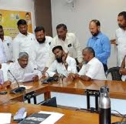 பெண் மருத்துவா் ஹிஜாப்பை அகற்றிய நிதீஷ் செயலுக்கு வலுக்கும் கண்டனம்