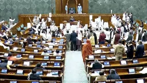 100 நாள் வேலை திட்டத்தின் பெயரை மாற்ற எதிர்ப்பு: மக்களவையில் திமுக நோட்டீஸ்