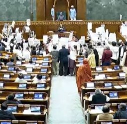 100 நாள் வேலை திட்டத்தின் பெயரை மாற்ற எதிர்ப்பு: மக்களவையில் திமுக நோட்டீஸ்