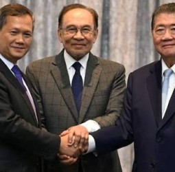 கம்போடியா-தாய்லாந்து மோதல் : பேச்சுவார்த்தை நடத்தும் சீனா