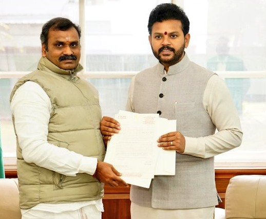 சிவில் விமான போக்குவரத்து அமைச்சர் ராம் மோகனிடம், மத்திய இணையமைச்சர் எல்.முருகன் கோரிக்கை