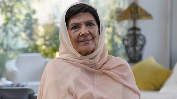 இந்தியாவுடன் போர் புரிய ஏங்குகிறார் பாகிஸ்தான் ராணுவ தளபதி” - இம்ரான் கான் சகோதரி