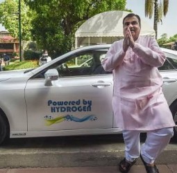 ஹைட்ரஜன் எரிபொருளுக்கு நான் மாறிவிட்டேன்” - சுற்றுச்சூழல் பாதுகாப்பு குறித்து கட்​கரி விவரிப்பு