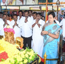 விஜயகாந்த் நினைவிடத்தில் பிரேமலதா சிறப்பு பூஜை