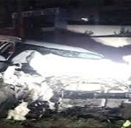 கீழக்கரையில் கோர விபத்து: கார் மோதி 5 பேர் பலி!