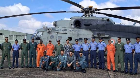 இலங்கைக்கு 25 டன் மருந்துகள்: விமானத்தில் அனுப்பியது இந்தியா!