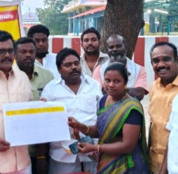 தங்க தமிழ்ச்செல்வன் எம்பி, திமுக அரசின் நான்காண்டு சாதனைகளையும், மக்கள் நலத்திட்டங்களையும் பொதுமக்களிடம் விளக்கினார்