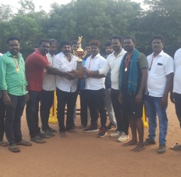 கோவில்பட்டியில் கிறிஸ்துமஸ் விழா கிரிக்கெட் போட்டி