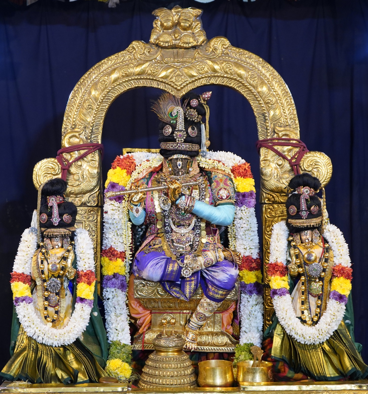 முரளிக்கண்ணன் திருக்கோலத்தில் பார்த்தசாரதி பெருமாள் காட்சி