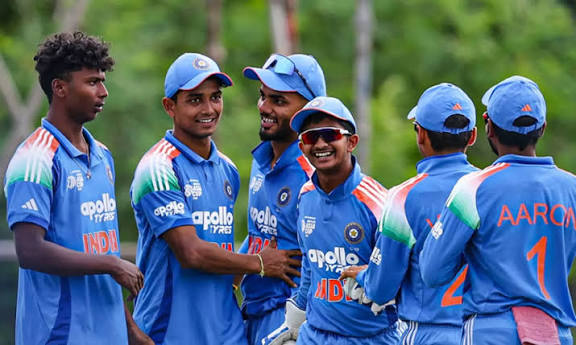 இளையோர் ஆசிய கோப்பை கிரிக்கெட்: இறுதிப்போட்டிக்குள் நுழைந்தது இந்தியா; நாளை பாகிஸ்தானுடன் மோதுகிறது